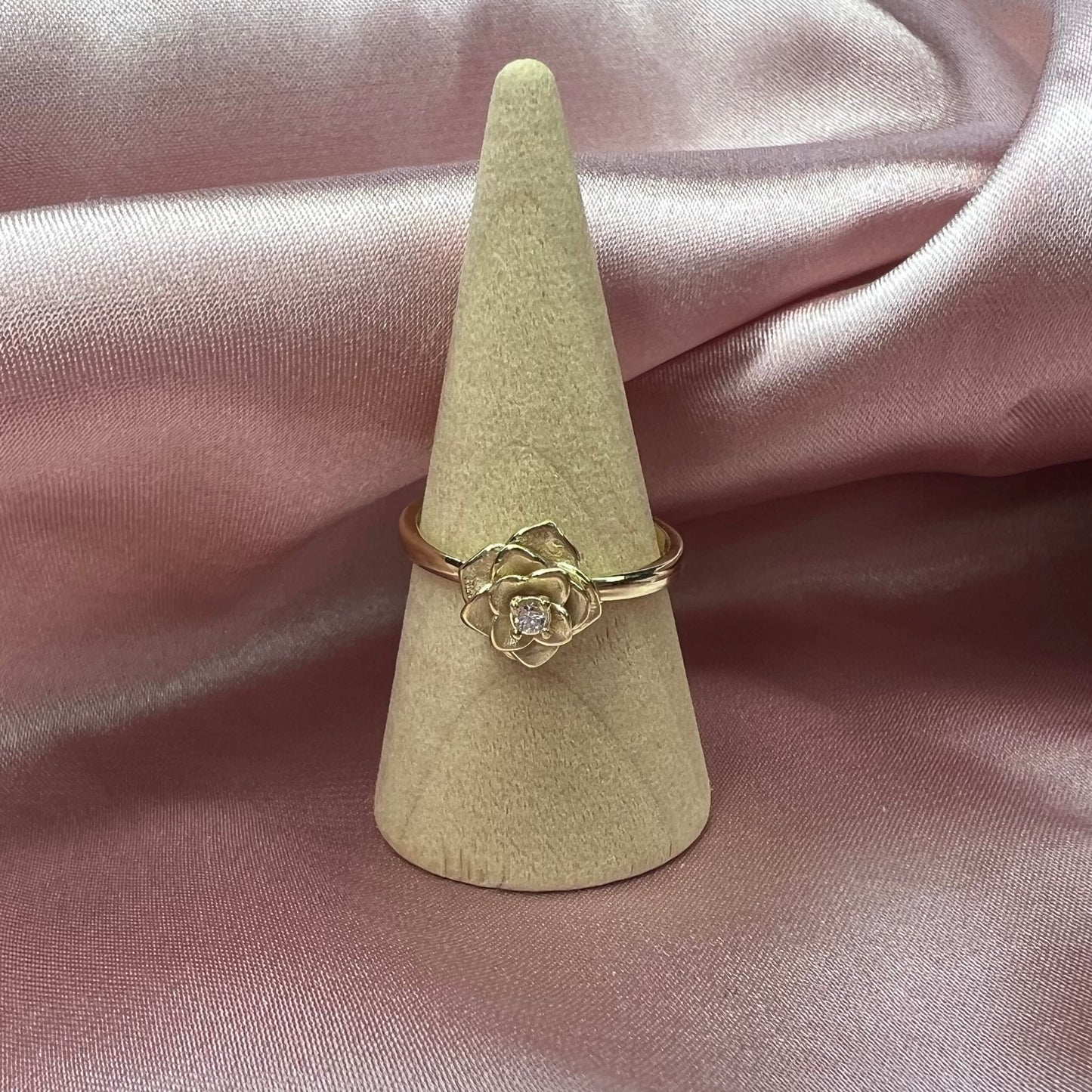 Diamond in a Spinning Rose Ring