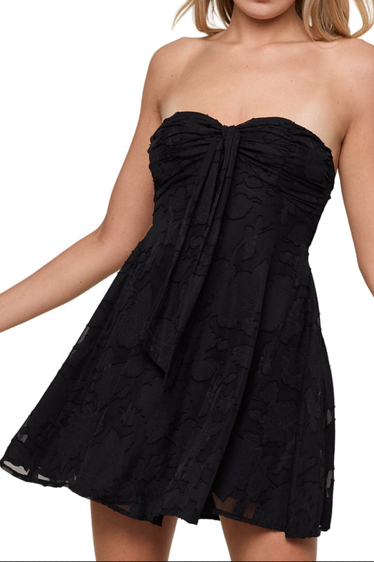 change background to while studio